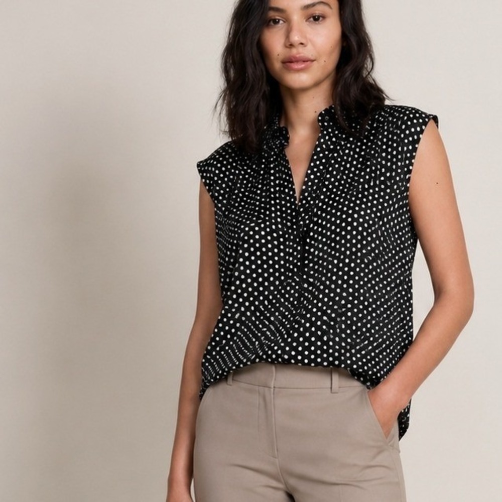 Banana Republic Womens 8P Polka Dot Sleeveless Split Neck Blouse Black White